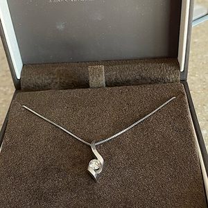 JARED diamond pendant necklace